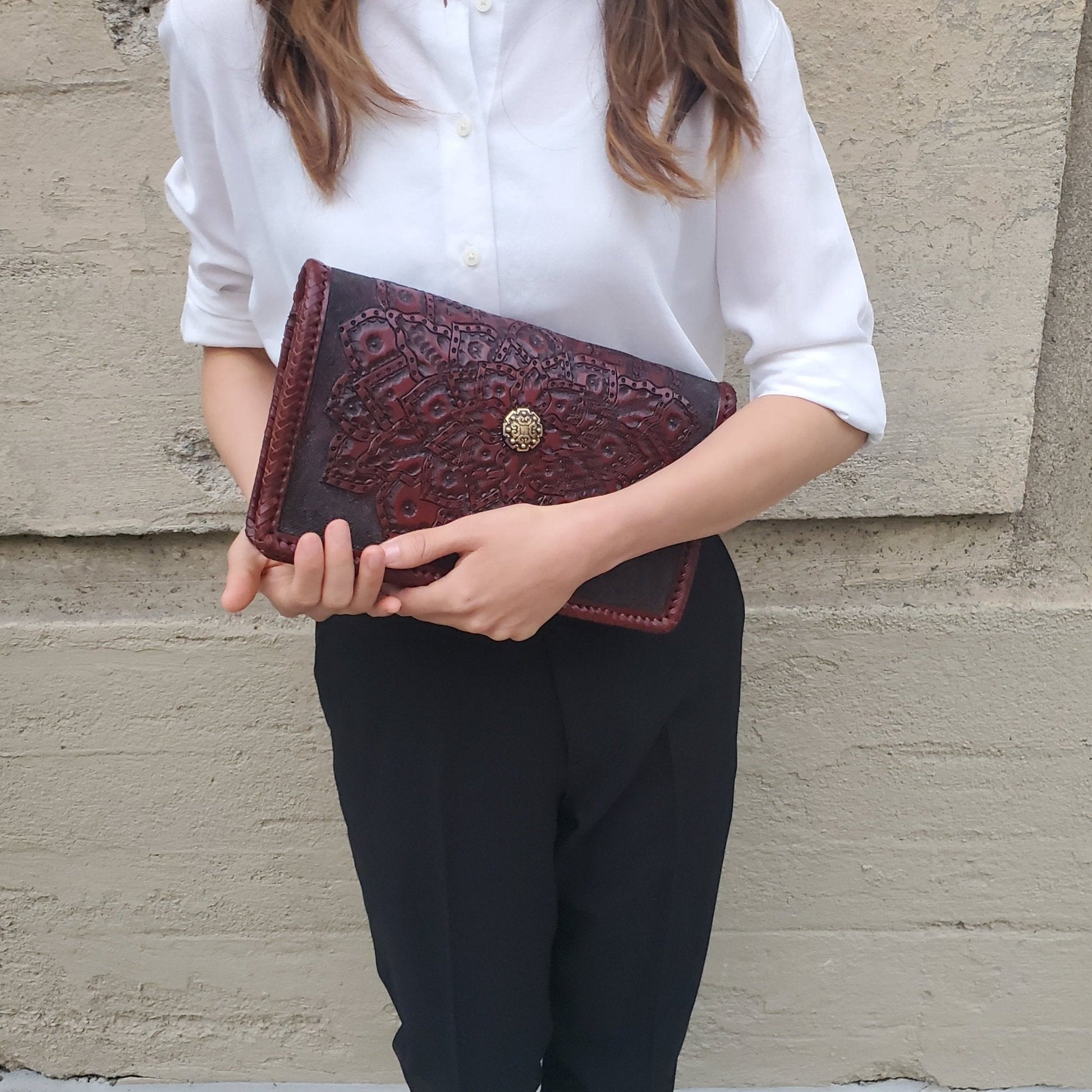 Brown Cecilia Handbag | Handcrafted Women's Purse | MIOHERMOSA