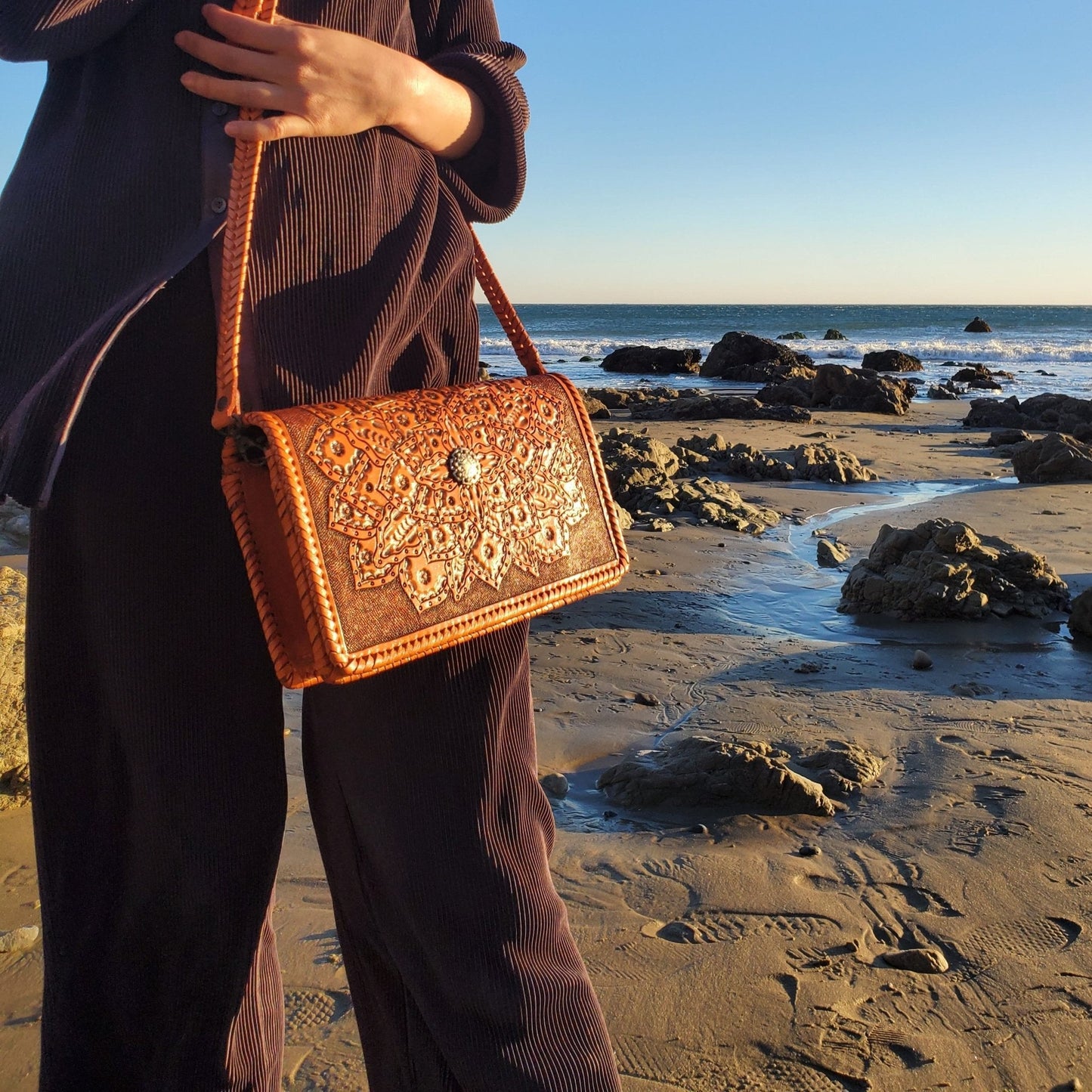 Cecelia Leather Handbag | Floral Crossbody Bag | MIOHERMOSA