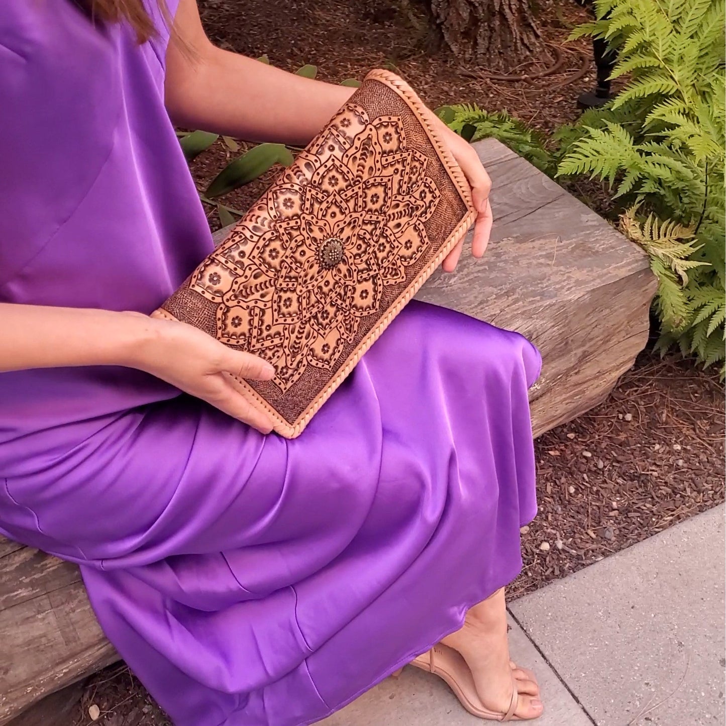 Natural Leather Bags | Elegant Crossbody Purse | MIOHERMOSA