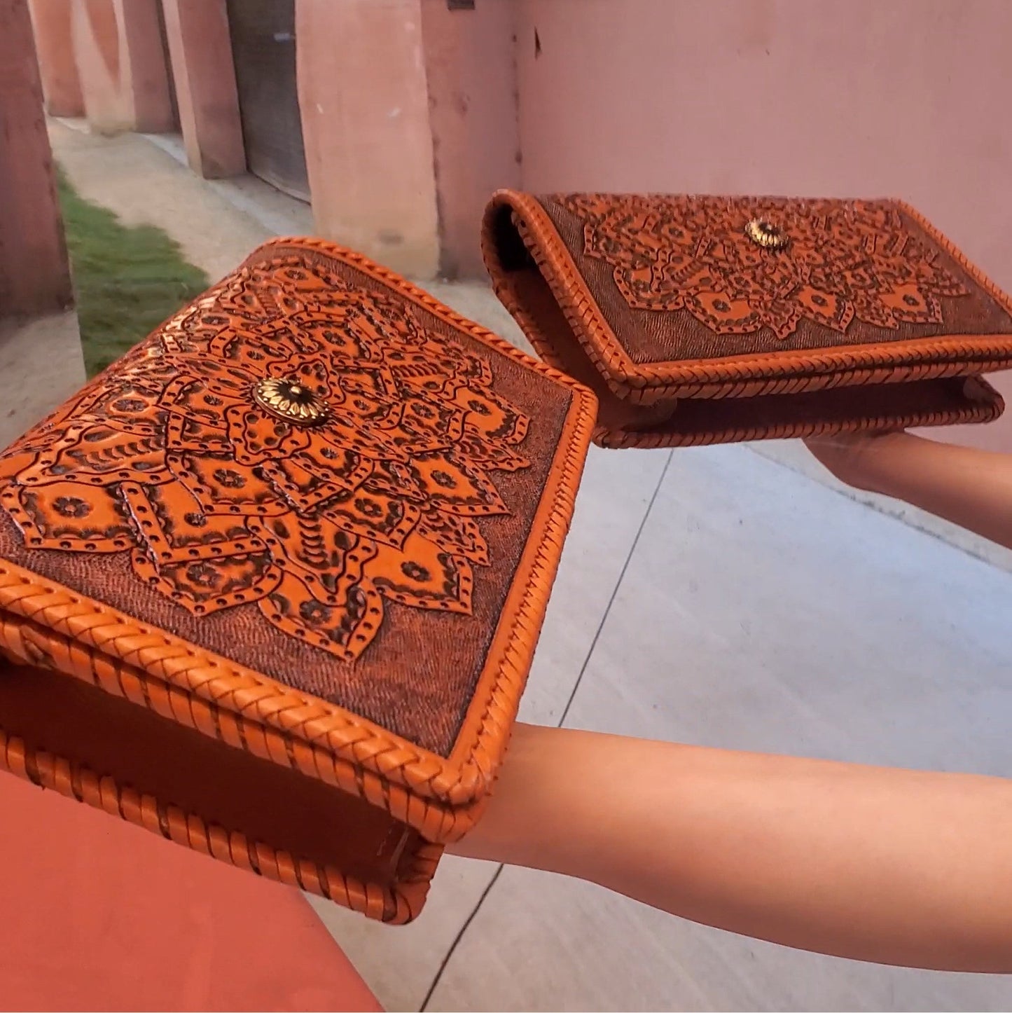 Stylish Crossbody Purse | Natural Leather Crossbody Bags | MIOHERMOSA