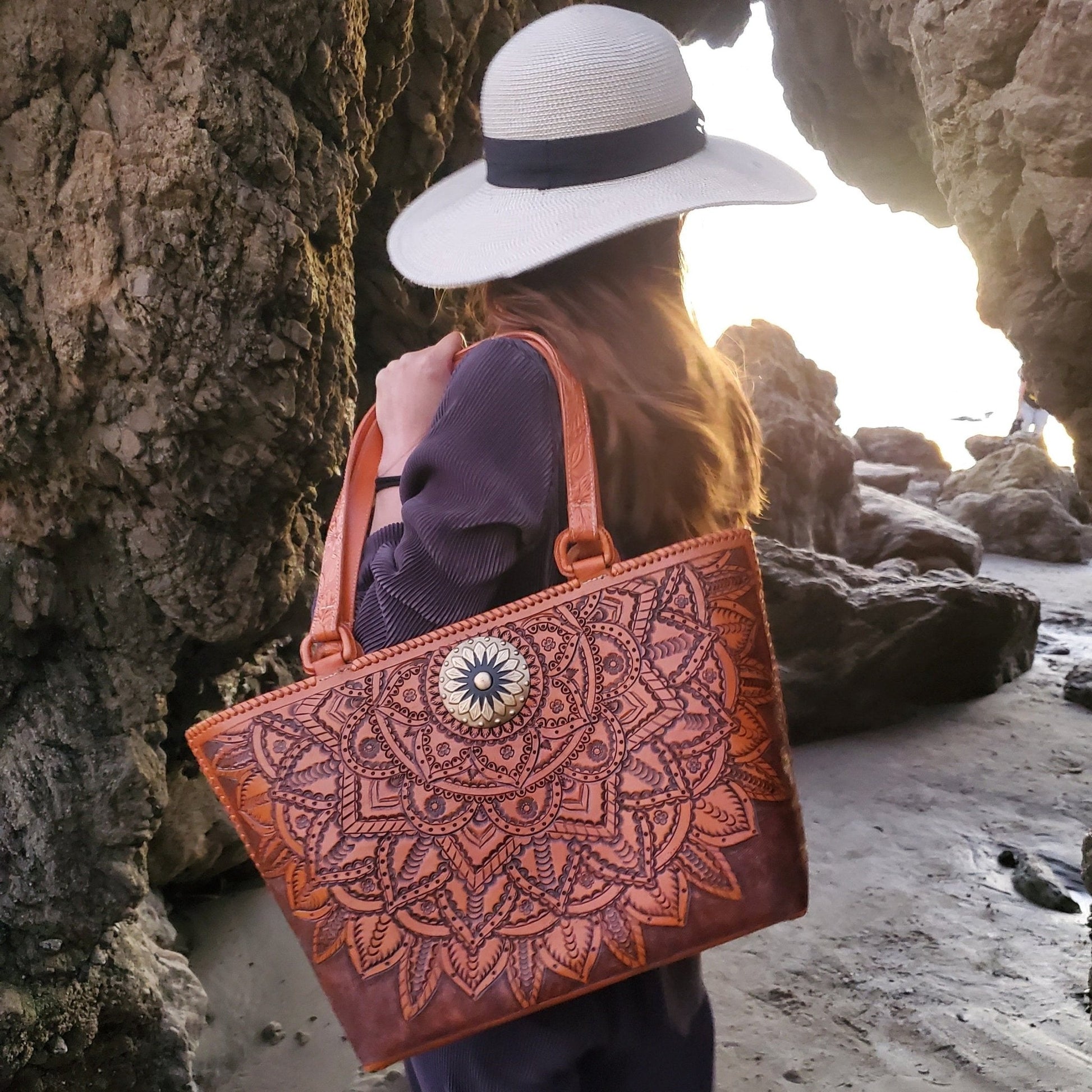 Honey Leather Tote | Miohermosa Tote Bag | MIOHERMOSA