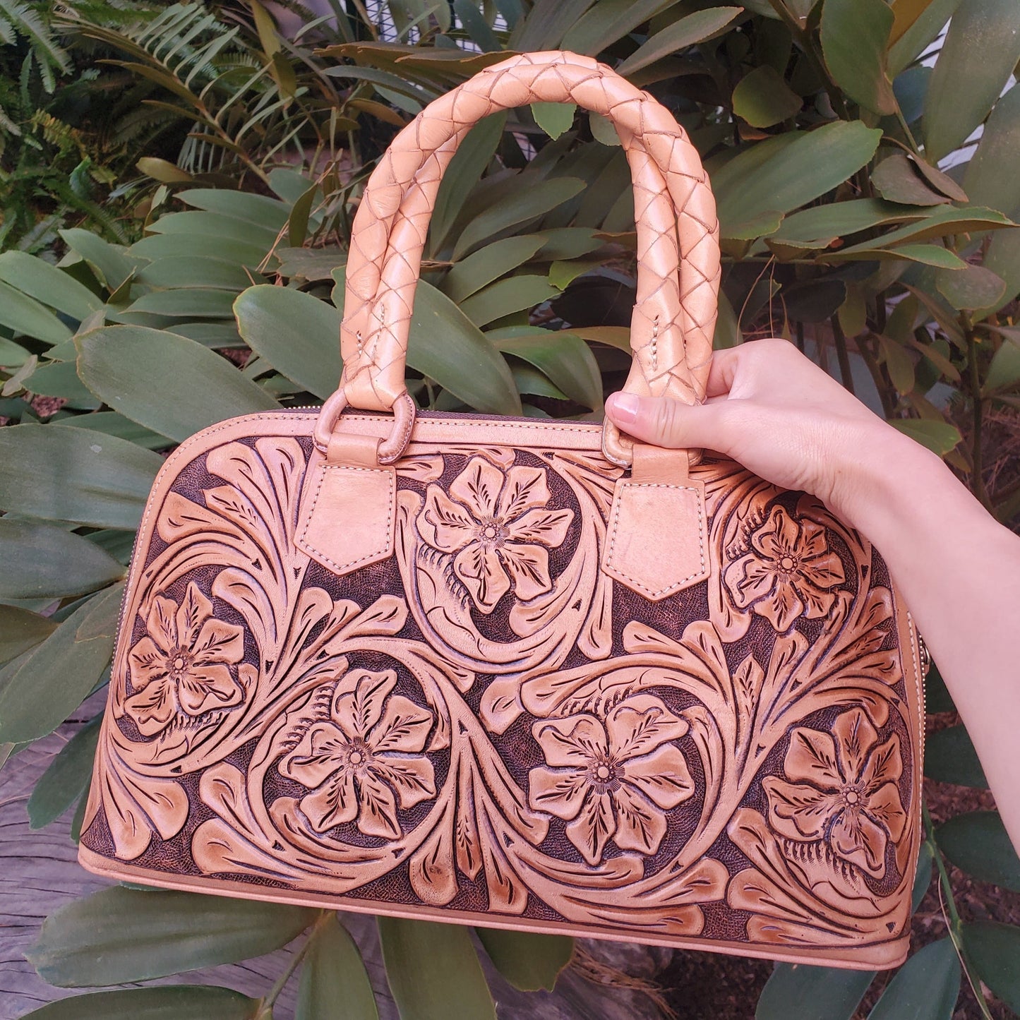 Hand Made Leather Satchel Bag "MAYA" by MIOHERMOSA Natural Maya