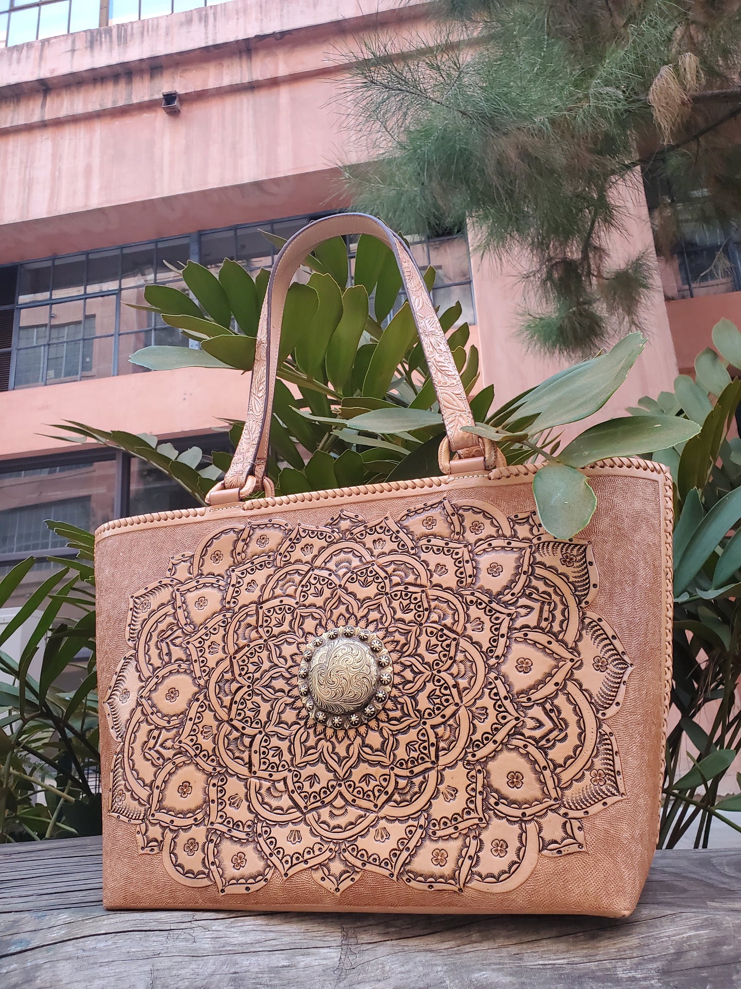 Hand Made Leather Tote Bag "MIA" by MIOHERMOSA Natural Mia Swirls Middle