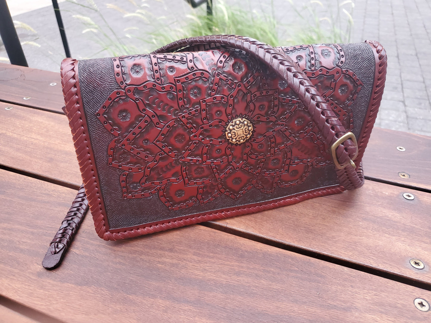 Hand Made Leather Crossbody Bag "CECELIA" by MIOHERMOSA Honey Cecilia Flower