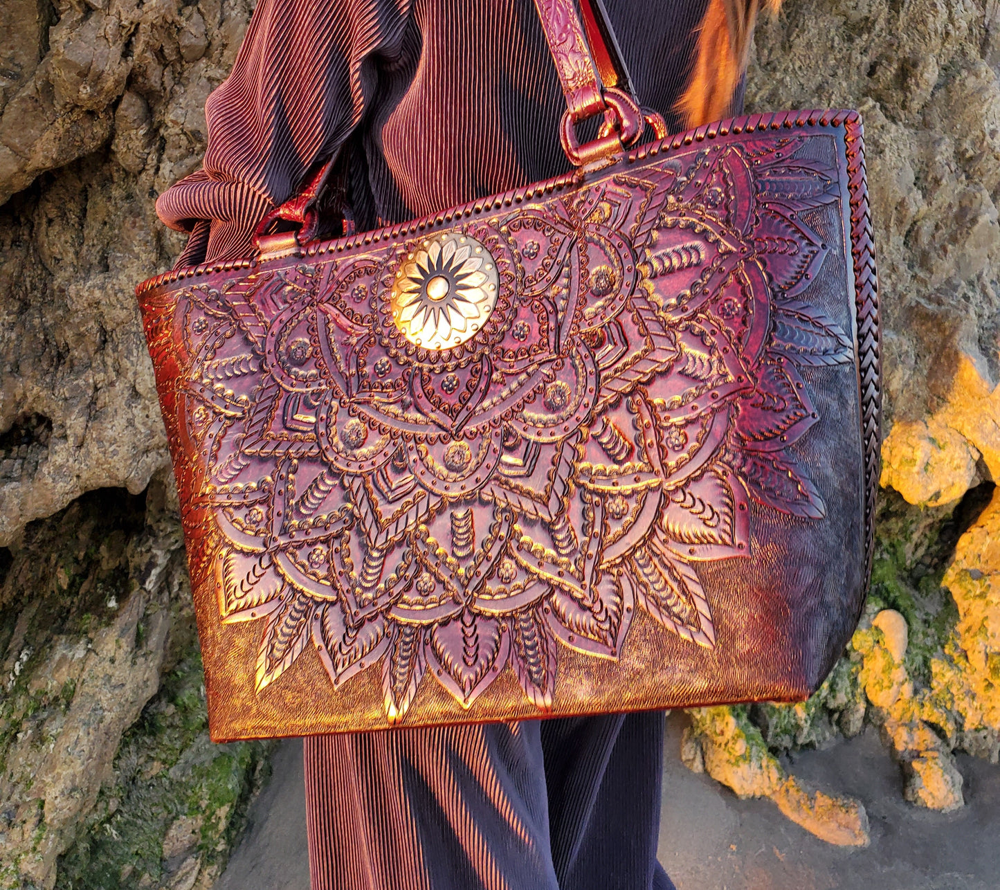 Hand Made Leather Tote Bag "MIA" by MIOHERMOSA Brown Mia Swirls Top