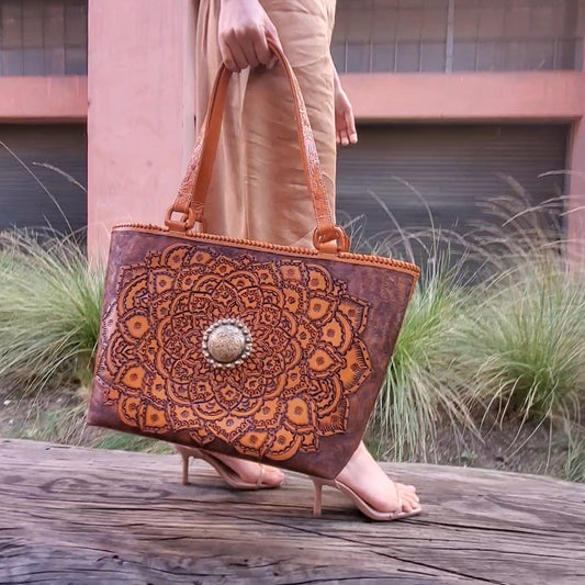 Hand Made Leather Tote Bag "MIA" by MIOHERMOSA Honey Mia Swirls Middle