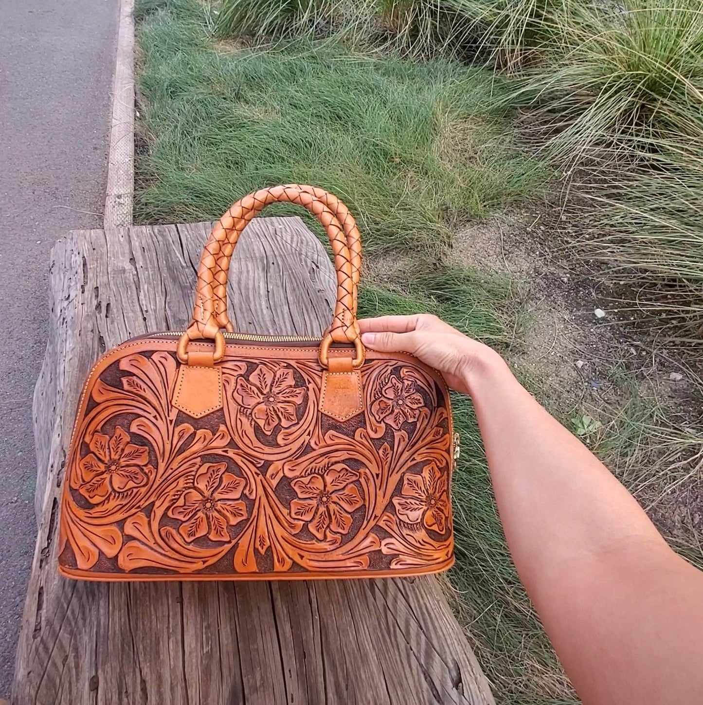 Elegant Brown Satchel | Luxury Leather Satchel | MIOHERMOSA