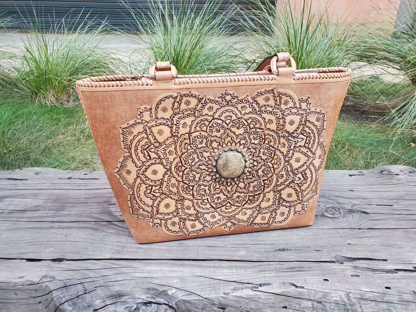 Mia Leather Handbag | Natural Leather Tote Bag | MIOHERMOSA
